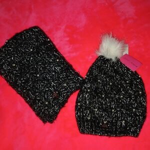 NWT Betsey Johnson Set Black & Silver Knit Beanie With Neck Cowl Warmer